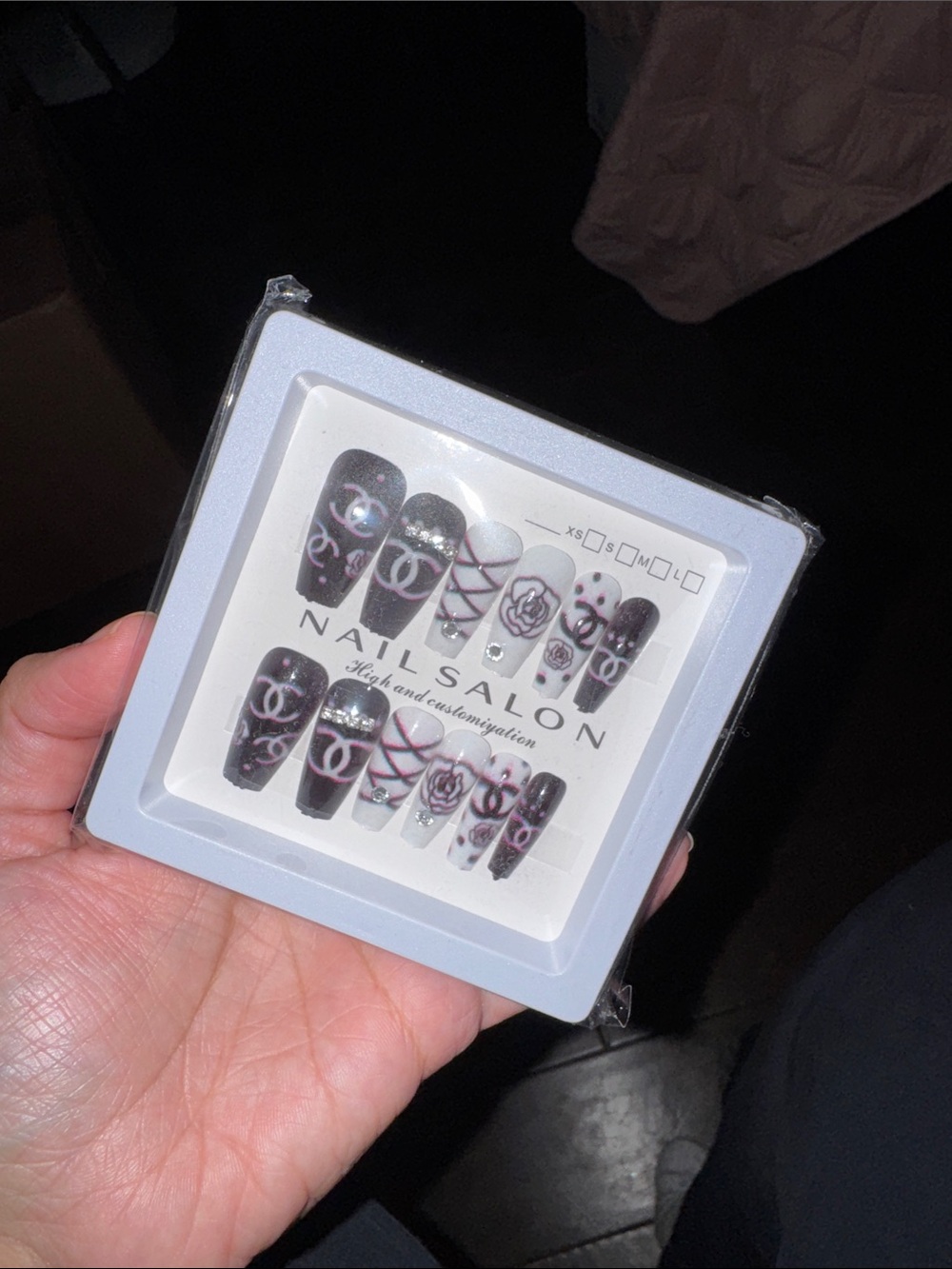 Nail Salon Press-On Nail Set in Black & White - Elegant Floral and Logo Accents